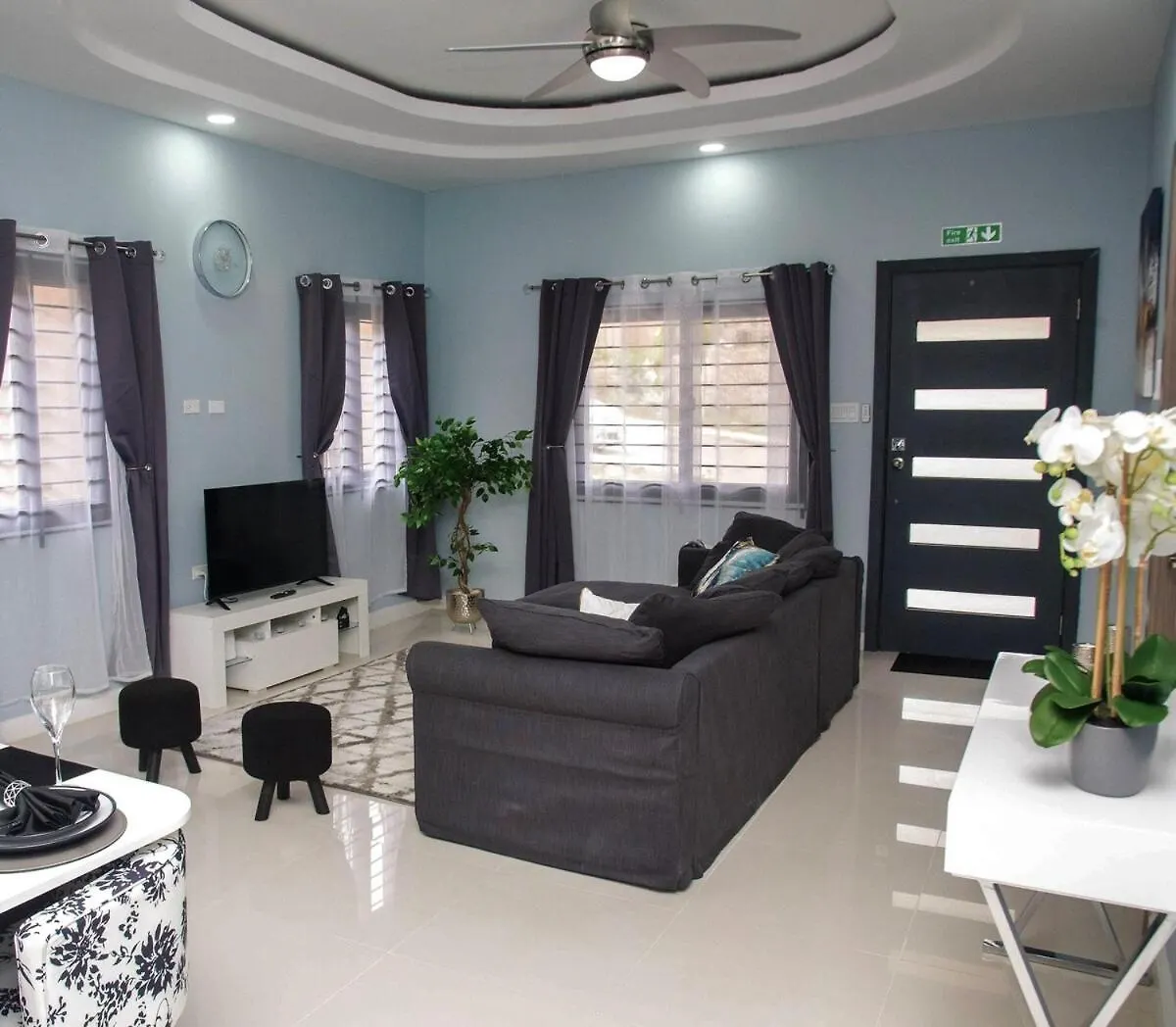 Montana Villa - Luxury 2-Bedroom Stay Near Ocho Rios Attractions