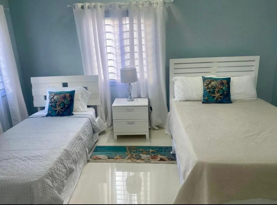 Montana Villa - Luxury 2-Bedroom Stay Near Ocho Rios Attractions
