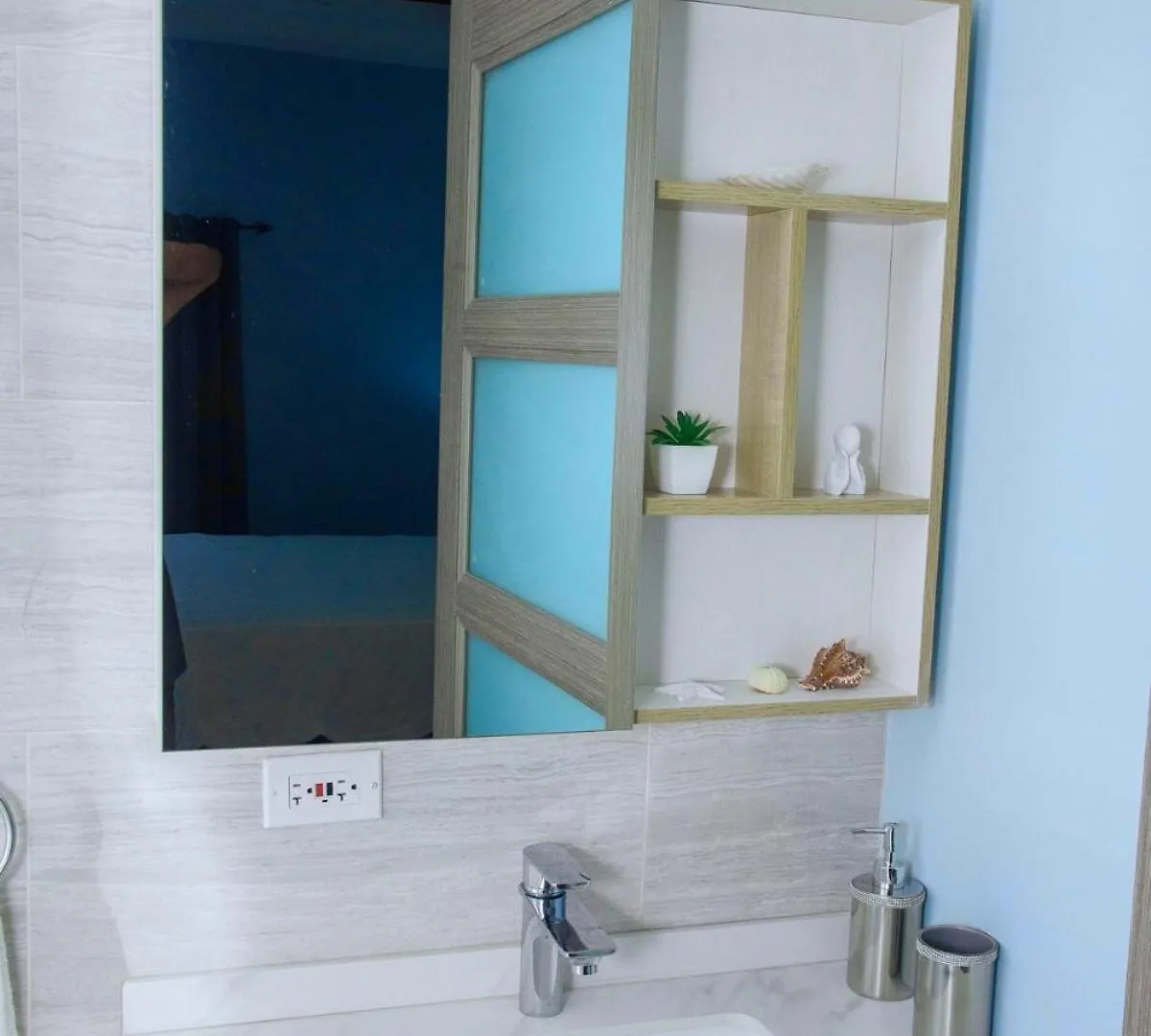 Montana Villa - Luxury 2-Bedroom Stay Near Ocho Rios Attractions