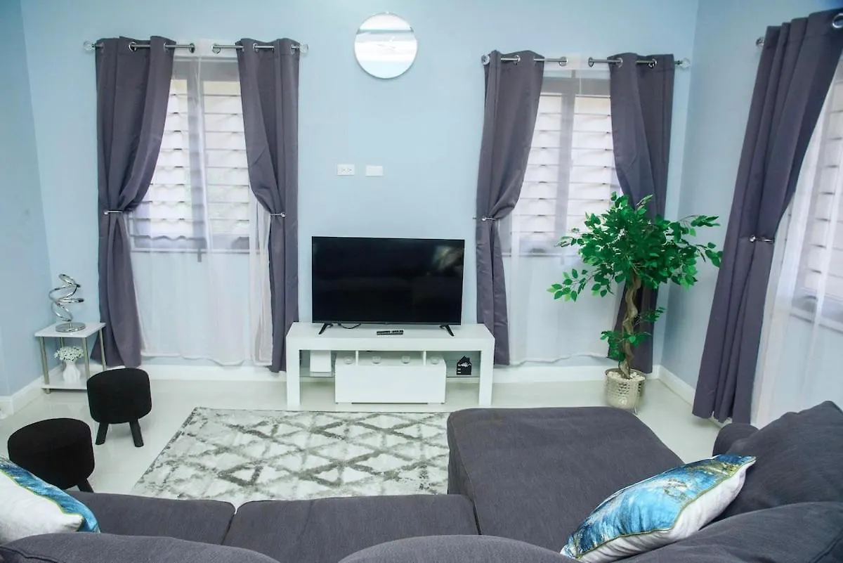 Montana Villa - Luxury 2-Bedroom Stay Near Ocho Rios Attractions Jamaica