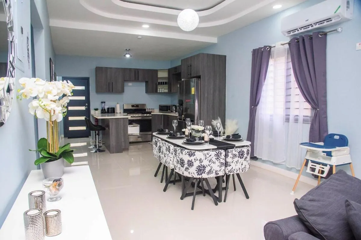 Montana Villa - Luxury 2-Bedroom Stay Near Ocho Rios Attractions