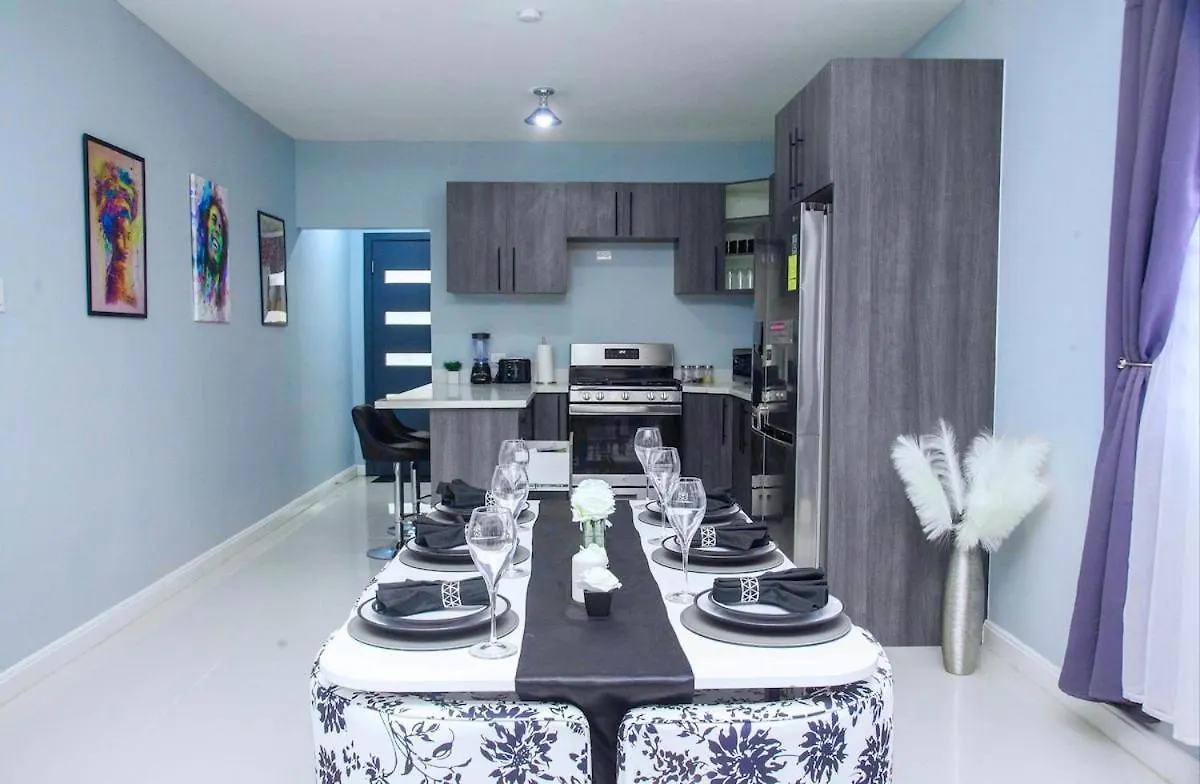 Montana Villa - Luxury 2-Bedroom Stay Near Ocho Rios Attractions