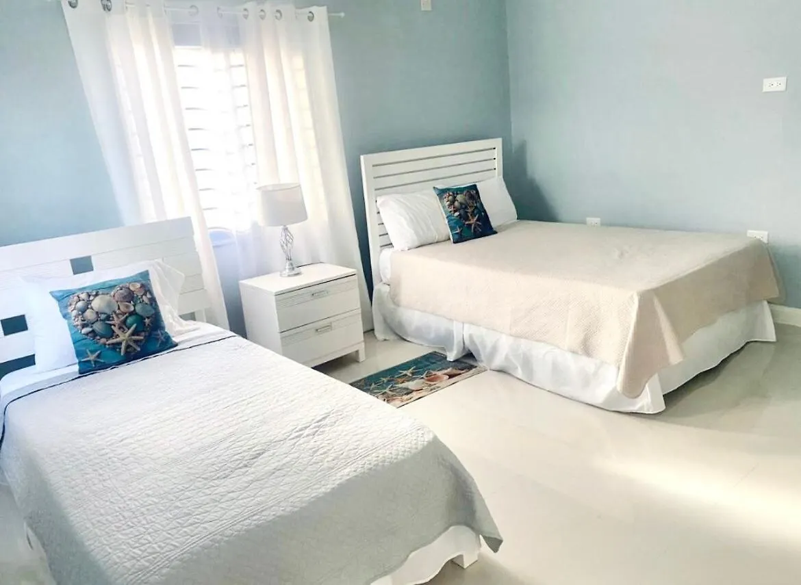 Montana Villa - Luxury 2-Bedroom Stay Near Ocho Rios Attractions
