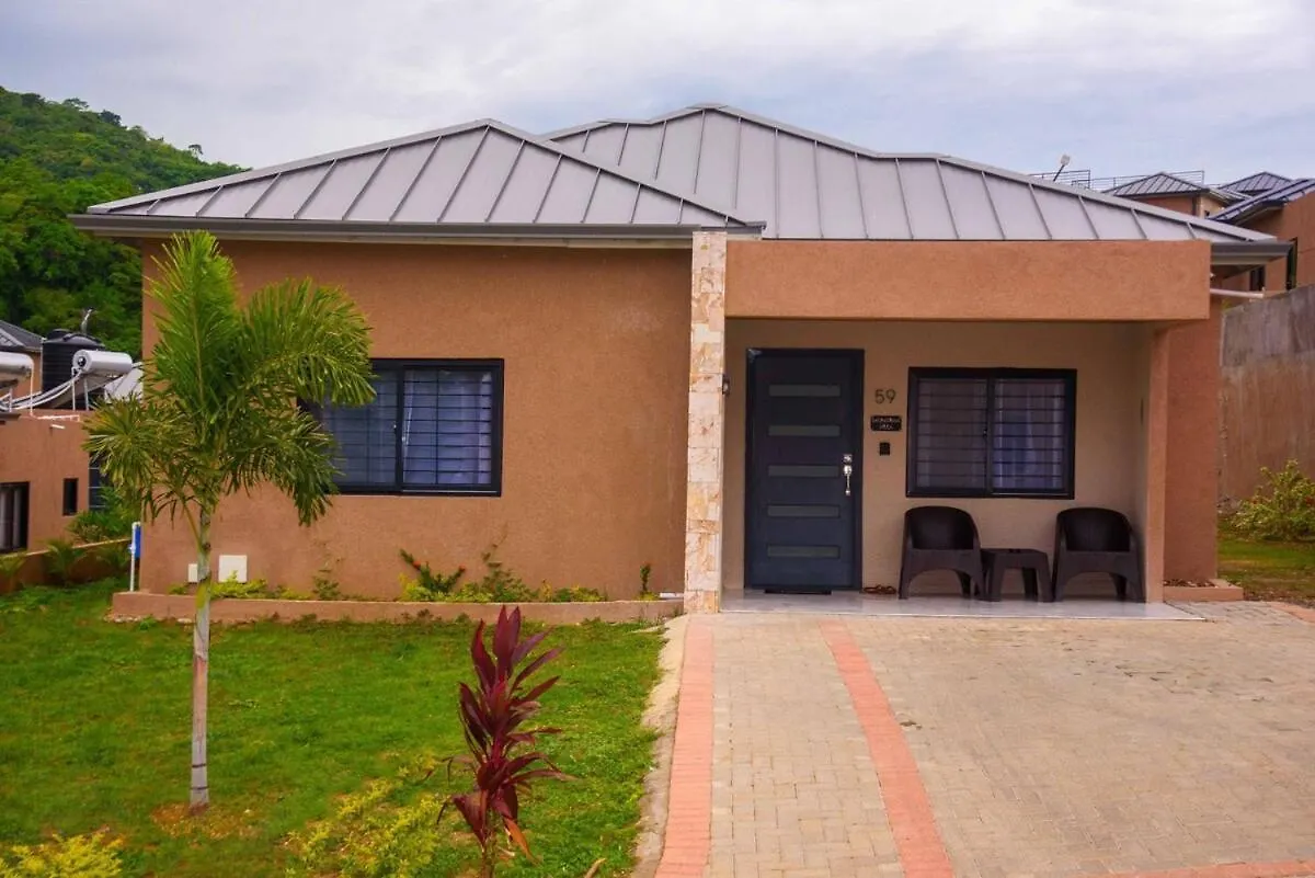 Montana Villa - Luxury 2-Bedroom Stay Near Ocho Rios Attractions